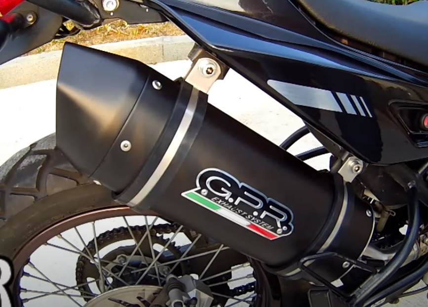Egzoz ile uyumlu Derbi Senda Drd 125 R -SM 2009-2013, Furore Nero, Egzoz yasal, onaylı, çıkarılabilir db killer ve bağlantı borulu susturucu 