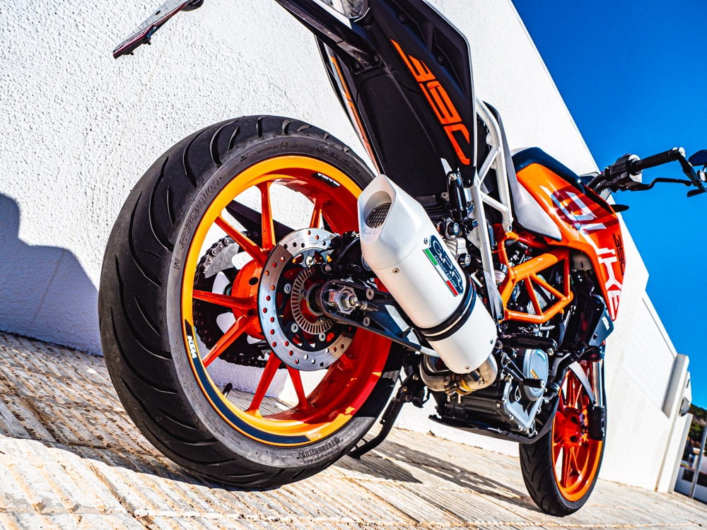 Egzoz ile uyumlu Ktm Rc 390 2017-2020, Albus Evo4, Egzoz yasal, onaylı, çıkarılabilir db killer ve bağlantı borulu susturucu 