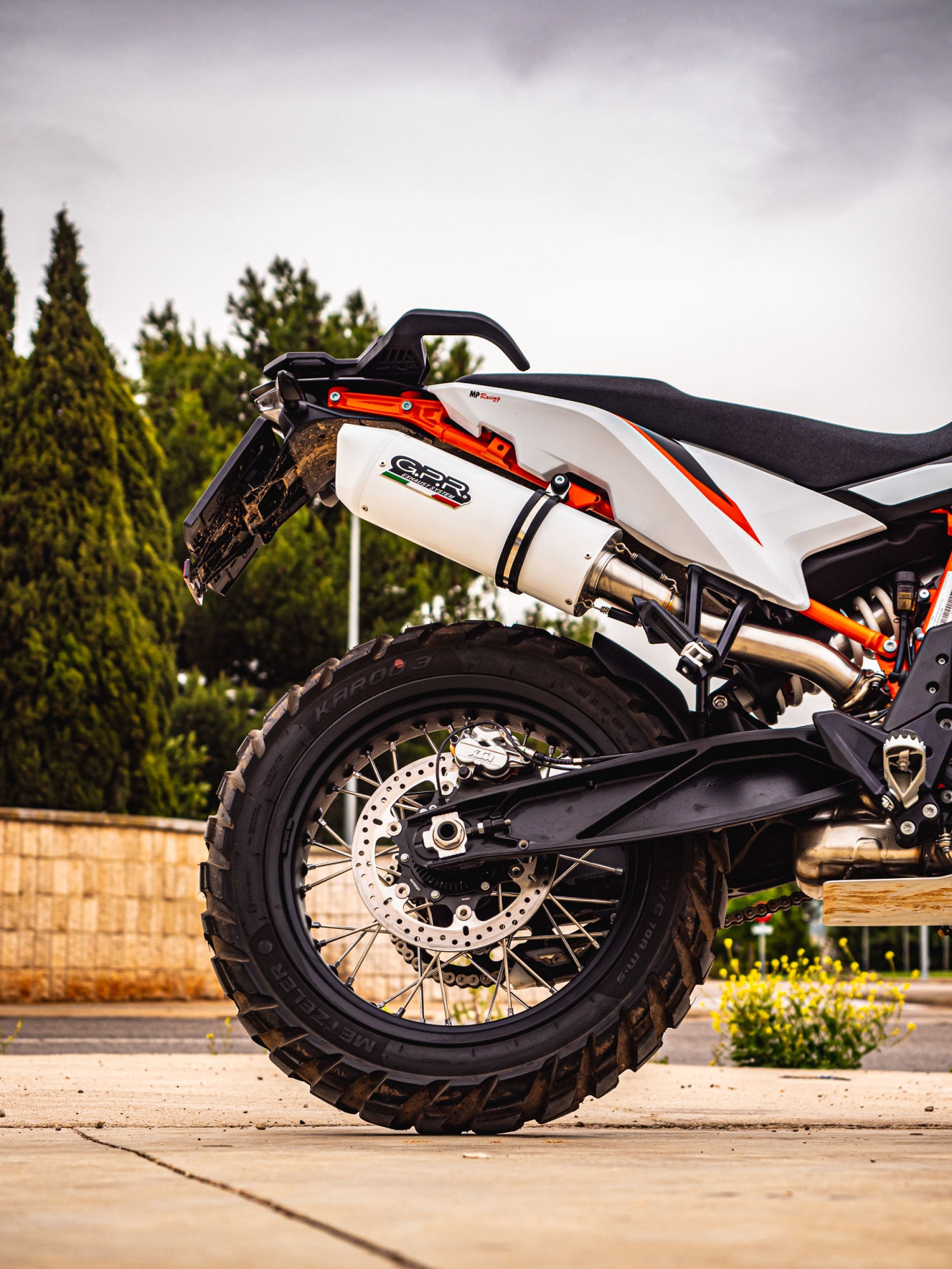 Egzoz ile uyumlu Ktm Duke 890 2021-2024, Albus Evo4, Egzoz yasal, onaylı, çıkarılabilir db killer ve bağlantı borulu susturucu 