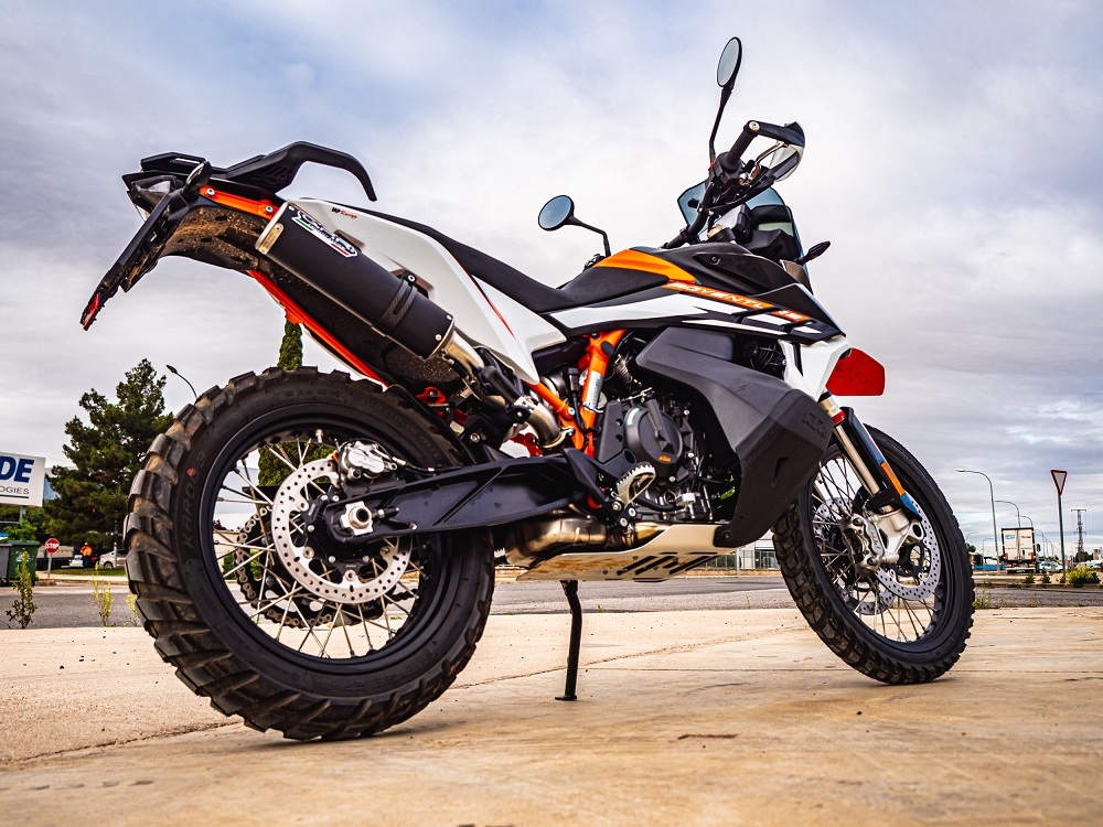 Egzoz ile uyumlu Husqvarna Norden 901 2022-2024, M3 Black Titanium, Egzoz yasal, onaylı, çıkarılabilir db killer ve bağlantı borulu susturucu 
