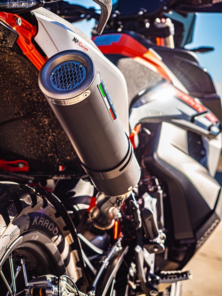 Egzoz ile uyumlu Husqvarna Norden 901 2022-2024, M3 Black Titanium, Egzoz yasal, onaylı, çıkarılabilir db killer ve bağlantı borulu susturucu 