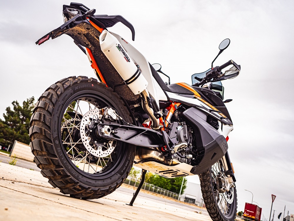 Egzoz ile uyumlu Husqvarna Norden 901 2022-2024, Albus Evo4, Egzoz yasal, onaylı, çıkarılabilir db killer ve bağlantı borulu susturucu 