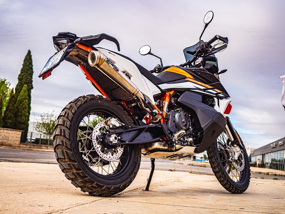 Egzoz ile uyumlu Ktm SMT 890 2025-2026, Powercone Evo, Egzoz yasal, onaylı, çıkarılabilir db killer ve bağlantı borulu susturucu 