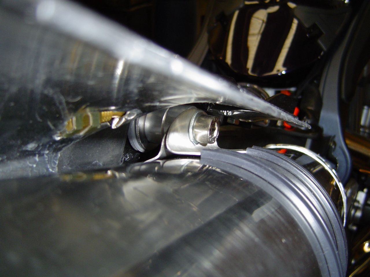 Egzoz ile uyumlu Yamaha MT-01 2005-2011, Inox Tondo, Homologe sistem Double Susturucu ve özel bağlantı borusu 