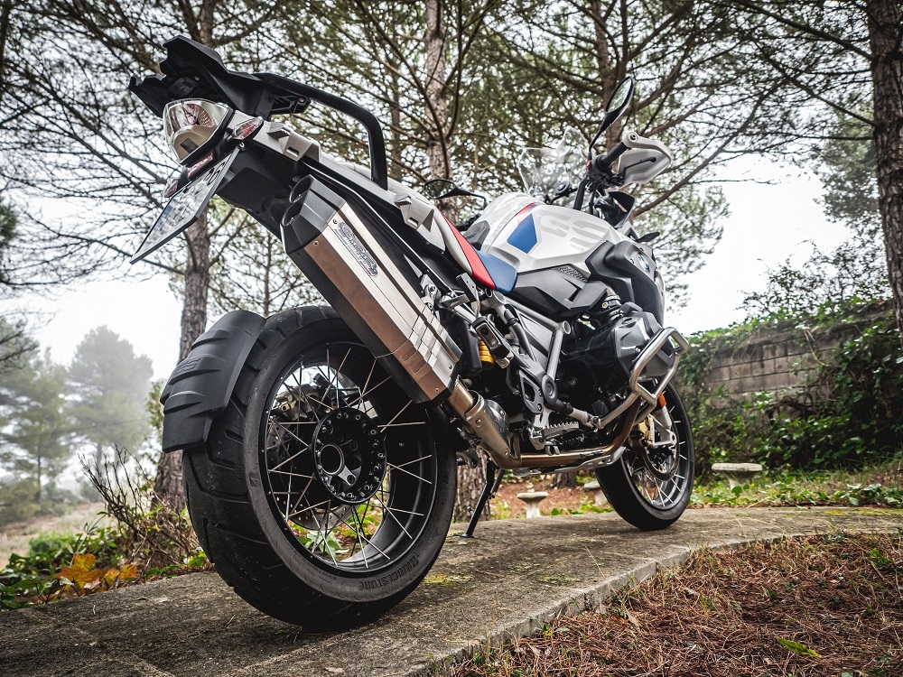 Egzoz ile uyumlu Bmw R 1250 Gs -Adventure 2021-2024, Hyper Sonic Titanium, Egzoz yasal, onaylı, çıkarılabilir db killer ve bağlantı borulu susturucu 