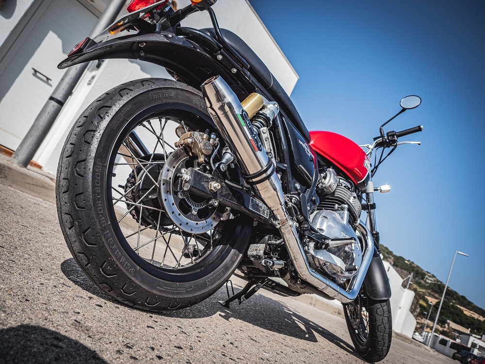 Egzoz ile uyumlu Royal Enfield Continental 650 2021-2024, Deeptone Inox, Homologe sistem, orijinal katalizör ortadan kalkacak Double Susturucu ve özel bağlantı borusu 