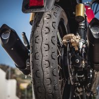 Egzoz ile uyumlu Royal Enfield Interceptor 650 2021-2025, Furore Evo4 Nero, Homologe sistem, orijinal katalizör ortadan kalkacak Double Susturucu ve özel bağlantı borusu 