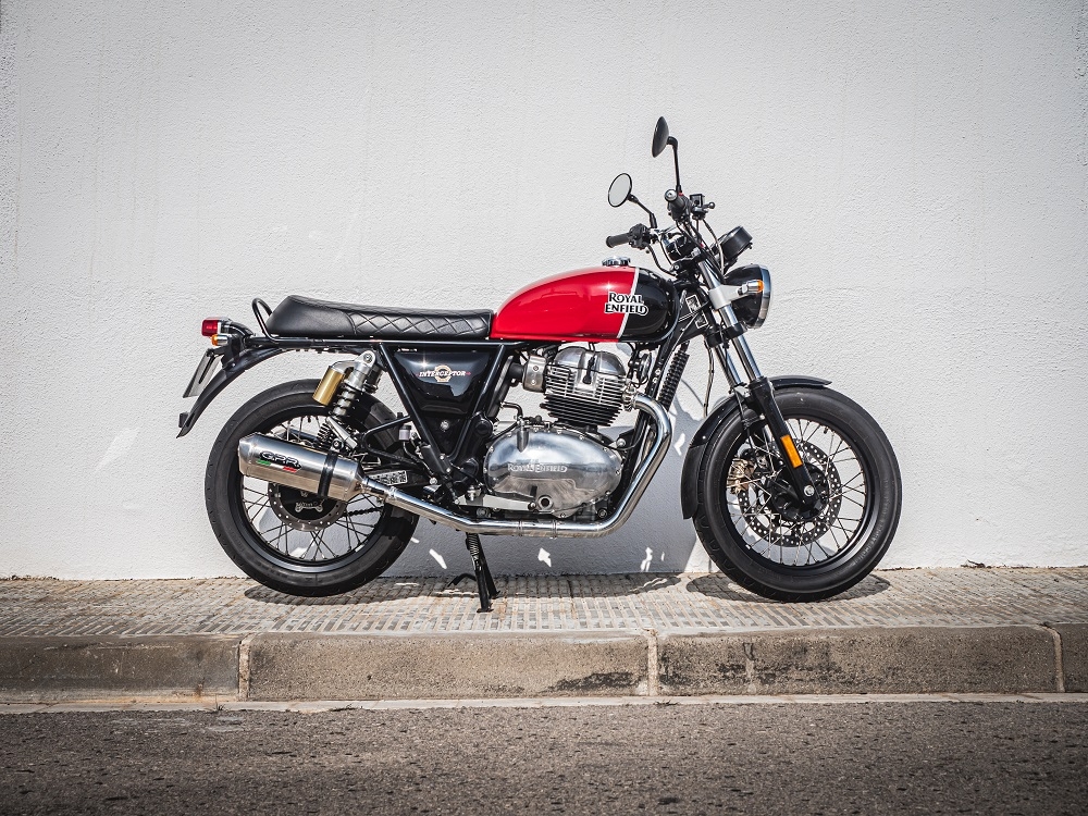 Egzoz ile uyumlu Royal Enfield Continental 650 2019-2020, Satinox, Yalnızca gürültü için onaylanan sistem, AB dışındaki pazarlar için geçerlidir Double Susturucu ve özel bağlantı borusu 