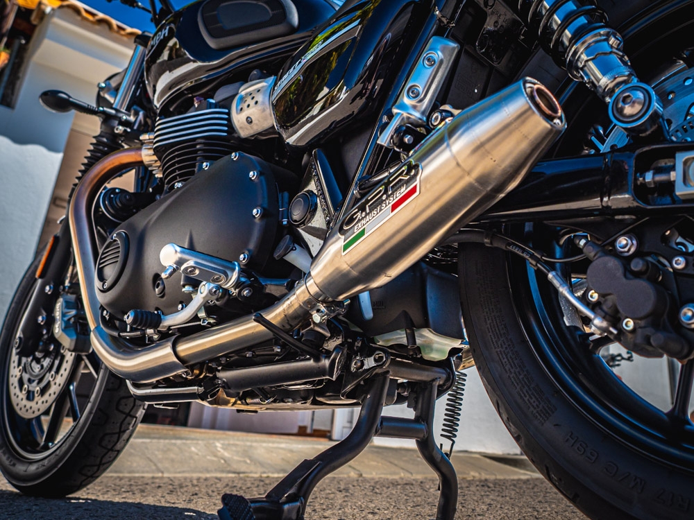Egzoz ile uyumlu Triumph Street Twin 900 2015-2019, Deeptone Inox, Homologe sistem Double Susturucu ve özel bağlantı borusu 