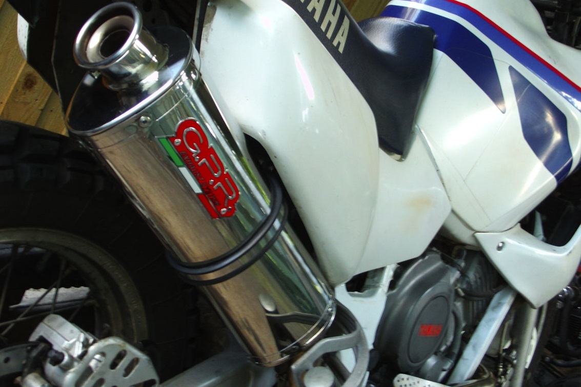 Egzoz ile uyumlu Yamaha Xtz 750 Supertenere 1989-1997, Trioval, Egzoz yasal, onaylı, çıkarılabilir db killer ve bağlantı borulu susturucu 