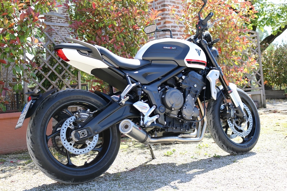 Egzoz ile uyumlu Triumph Trident 660 2021-2024, M3 Inox , Yalnızca gürültü için onaylanan sistem, AB dışındaki pazarlar için geçerlidir Tam hat, susturucu artı toplayıcı 