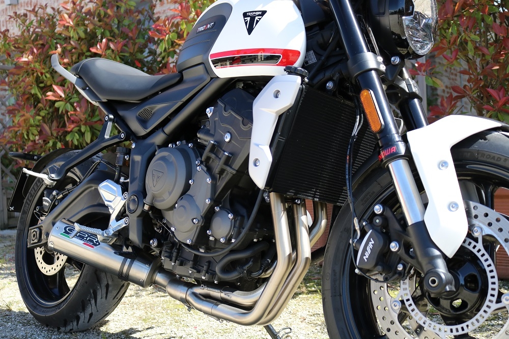 Egzoz ile uyumlu Triumph Trident 660 2021-2024, M3 Inox , Yalnızca gürültü için onaylanan sistem, AB dışındaki pazarlar için geçerlidir Tam hat, susturucu artı toplayıcı 