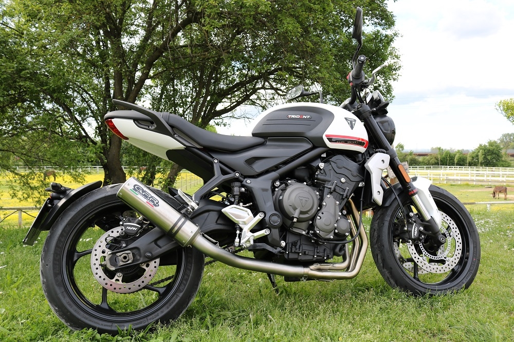 Egzoz ile uyumlu Triumph Trident 660 2021-2024, M3 Titanium Natural, Katalizörlü homologe sistem Tam hat, susturucu artı toplayıcı 
