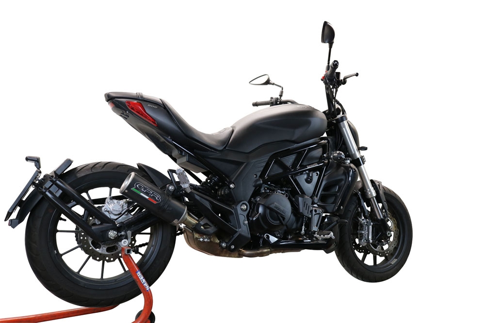 Egzoz ile uyumlu Benelli 502 C 2021-2024, M3 Black Titanium, Egzoz yasal, onaylı, çıkarılabilir db killer ve bağlantı borulu susturucu 