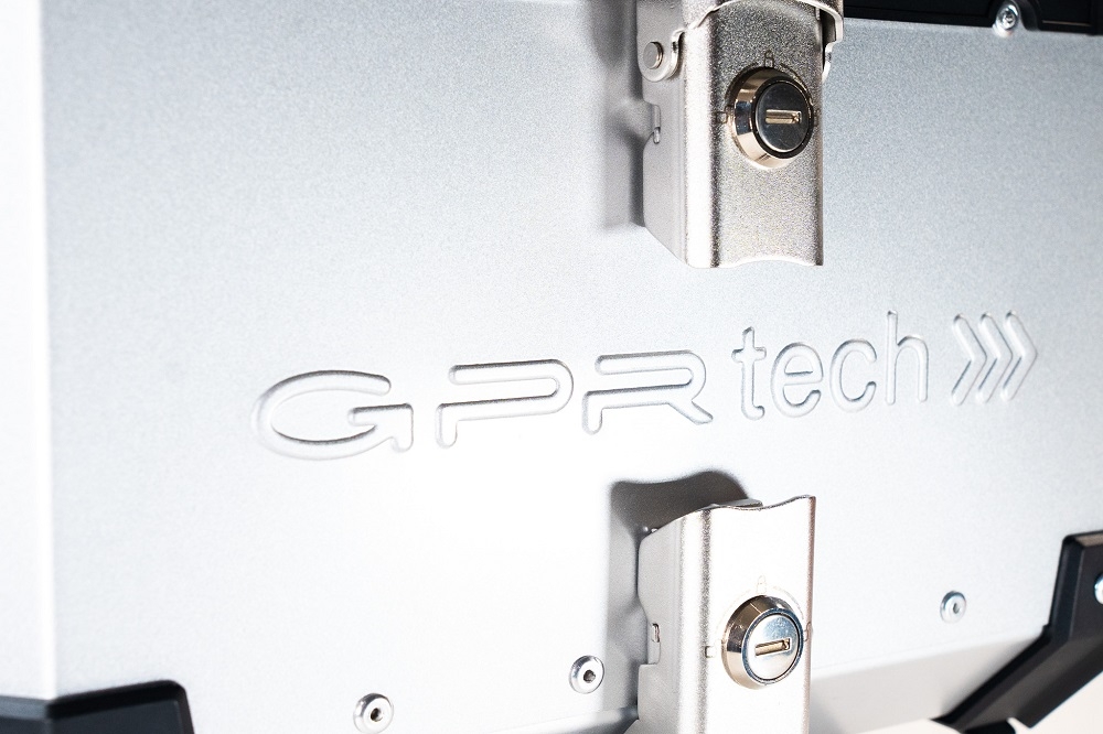 GPR TECH TOP CASE ALPI-TECH 45 LT. SILVER Top case in aluminum, silver color with universal plate included Capacity 45 LT.