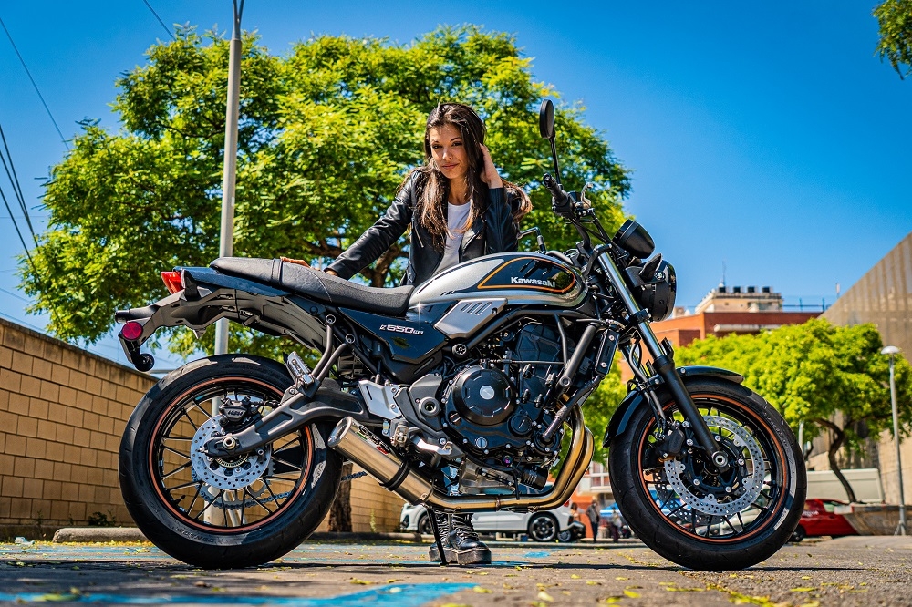 Egzoz ile uyumlu Kawasaki Z 650 RS 2021-2023, M3 Inox , Yalnızca gürültü için onaylanan sistem, AB dışındaki pazarlar için geçerlidir Tam hat, susturucu artı toplayıcı 