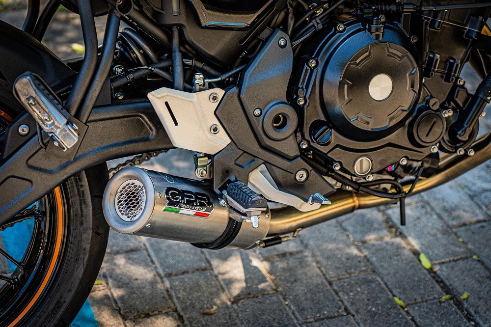 Egzoz ile uyumlu Kawasaki Z 650 RS 2021-2023, M3 Inox , Yalnızca gürültü için onaylanan sistem, AB dışındaki pazarlar için geçerlidir Tam hat, susturucu artı toplayıcı 