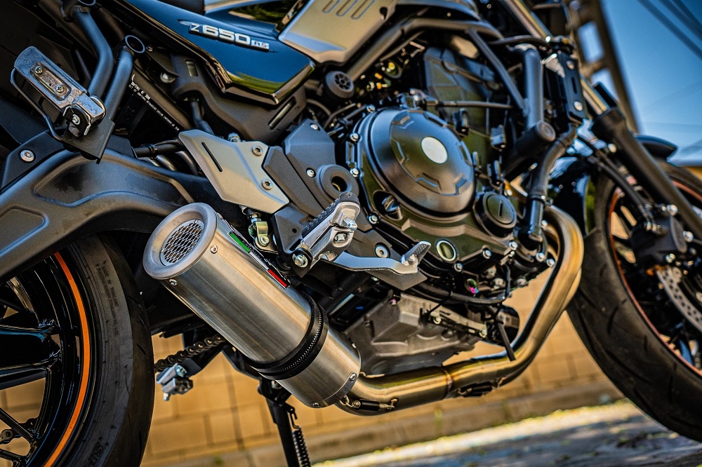 Egzoz ile uyumlu Kawasaki Z 650 RS 2021-2023, M3 Inox , Yalnızca gürültü için onaylanan sistem, AB dışındaki pazarlar için geçerlidir Tam hat, susturucu artı toplayıcı 