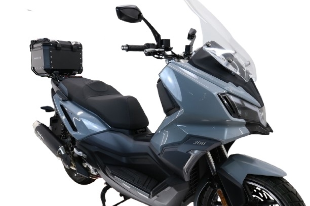 Topkoffer GPR TECH compatibel met  Bmw G 310 Gs 2017/2021 e4 Alüminyum üst kasa, siyah renk ve özel plaka dahildir Kapasite Litre 26
